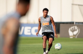 derson no ltimo treino antes do duelo contra RB Bragantino, pelo Campeonato Brasileiro