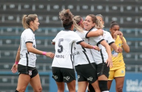 Elenco feminino do Timão durante partida contra o São José, pelo Brasileiro da categoria