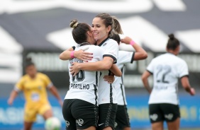 rika e Gabi Portinho durante partida contra o So Jos, pelo Brasileiro da categoria