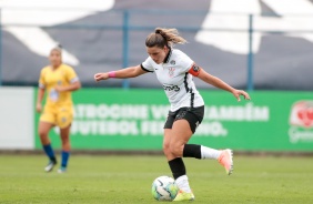 Tamires durante jogo contra o São José pelo Campeonato Brasileiro Feminino