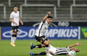 Roni no jogo contra o Santos; zagueiro foi o autor do gol de empate para o Corinthians