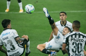 Duelo entre Corinthians e Santos, pelo Brasileiro, na Neo Qumica Arena