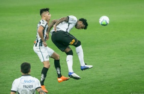 Gil no duelo contra o Santos, pelo Brasileiro, na Neo Qumica Arena