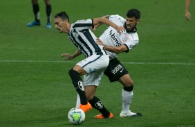 Camacho no jogo contra o Santos, na Neo Qumica Arena, pelo Campeonato Brasileiro