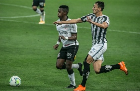 Cazares no jogo contra o Santos, na Neo Qumica Arena, pelo Campeonato Brasileiro