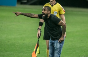 Coelho no jogo contra o Santos, na Neo Qumica Arena, pelo Campeonato Brasileiro