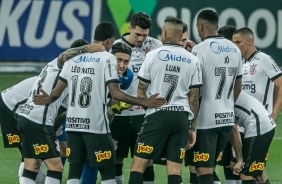 Elenco do Corinthians no jogo contra o Santos, na Neo Qumica Arena, pelo Campeonato Brasileiro