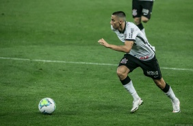 Gustavo Mantuan no jogo contra o Santos, na Neo Qumica Arena, pelo Campeonato Brasileiro