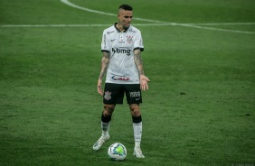 Luan no jogo contra o Santos, na Neo Qumica Arena, pelo Campeonato Brasileiro