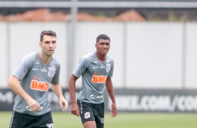 Boselli e garoto da base no treino desta quinta-feira no CT