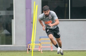 Bruno Mndez no treino desta quinta-feira no CT