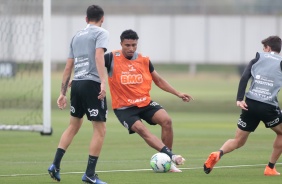 derson no treino desta quinta-feira no CT