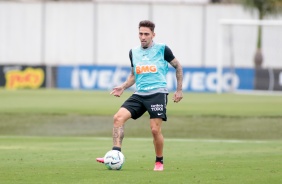 Gustavo Silva no treino desta quinta-feira no CT