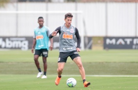 Mateus Vital no treino desta quinta-feira no CT