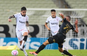 Fagner e Roni no jogo contra o Cear, pelo Campeonato Brasileiro