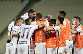 Jogadores do Corinthians comemorando gol contra o Cear