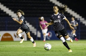 Adriana no jogo contra o Santos, pelo Brasileirão Feminino