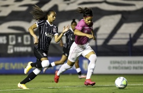 Adriana no jogo contra o Santos, pelo Brasileirão Feminino
