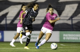 Adriana no jogo contra o Santos, pelo Brasileirão Feminino