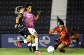 Giovanna Crivelari no jogo contra o Santos, pelo Brasileirão Feminino