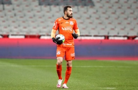 Goleiro Walter no jogo contra o Athletico-PR, pelo Campeonato Brasileiro