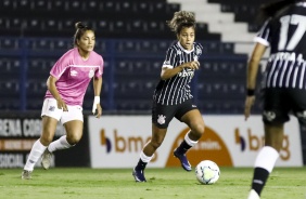 Ingryd no jogo contra o Santos, pelo Brasileirão Feminino