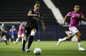 Tamires no jogo contra o Santos, pelo Brasileiro Feminino