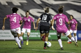 Tamires no jogo contra o Santos, pelo Brasileiro Feminino