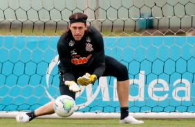 Cássio na atividade da manhã desta quinta-feira no CT Dr. Joaquim Grava