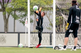 Jogadores na atividade da manhã desta quinta-feira no CT Dr. Joaquim Grava