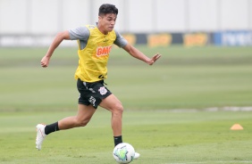Roni na atividade da manhã desta quinta-feira no CT Dr. Joaquim Grava