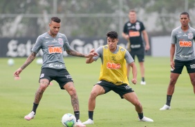 Roni e Luan na atividade da manhã desta quinta-feira no CT Dr. Joaquim Grava