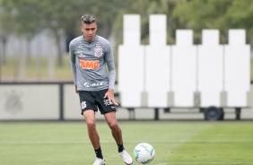 Victor Cantillo na atividade da manhã desta quinta-feira no CT Dr. Joaquim Grava