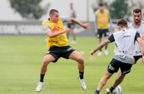 Jogadores na atividade da manhã desta quinta-feira no CT Dr. Joaquim Grava