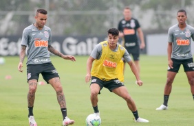 Luan e Roni na atividade da manhã desta quinta-feira no CT Dr. Joaquim Grava