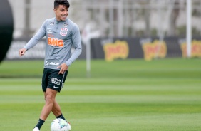 Roni no treino da tarde desta sexta-feira no CT Dr. Joaquim Grava