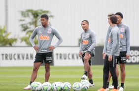 Jogadores no treino da tarde desta sexta-feira no CT Dr. Joaquim Grava