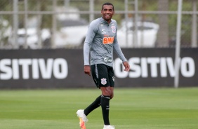 Jogadores no treino da tarde desta sexta-feira no CT Dr. Joaquim Grava