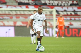 Menino Xavier no duelo contra o Athletico-PR, pelo Campeonato Brasileiro