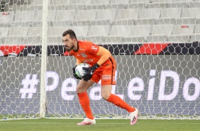 Walter no duelo contra o Athletico-PR, pelo Campeonato Brasileiro