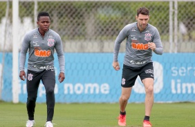 Cazares e Boselli no último treino do Corinthians antes do duelo contra o Flamengo
