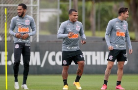 Everaldo, Otero e Gustavo Silva no último treino do Corinthians antes do jogo contra o Flamengo