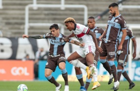 Fagner no jogo contra o Flamengo, na Neo Qumica Arena