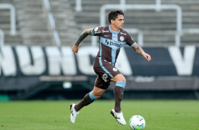 Fagner no jogo contra o Flamengo, na Neo Qumica Arena