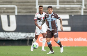 Fagner no jogo contra o Flamengo, na Neo Qumica Arena