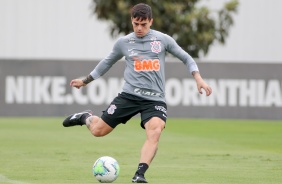 Fagner no último treino do Corinthians antes do duelo contra o Flamengo