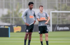 Gil e Piton no ltimo treino do Corinthians antes do duelo contra o Flamengo