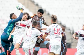 Gil no jogo contra o Flamengo, na Neo Qumica Arena