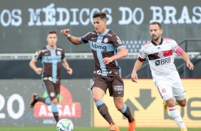 Mateus Vital no jogo contra o Flamengo, na Neo Qumica Arena