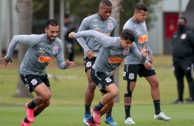 Michel e Fagner no último treino do Corinthians antes do duelo contra o Flamengo